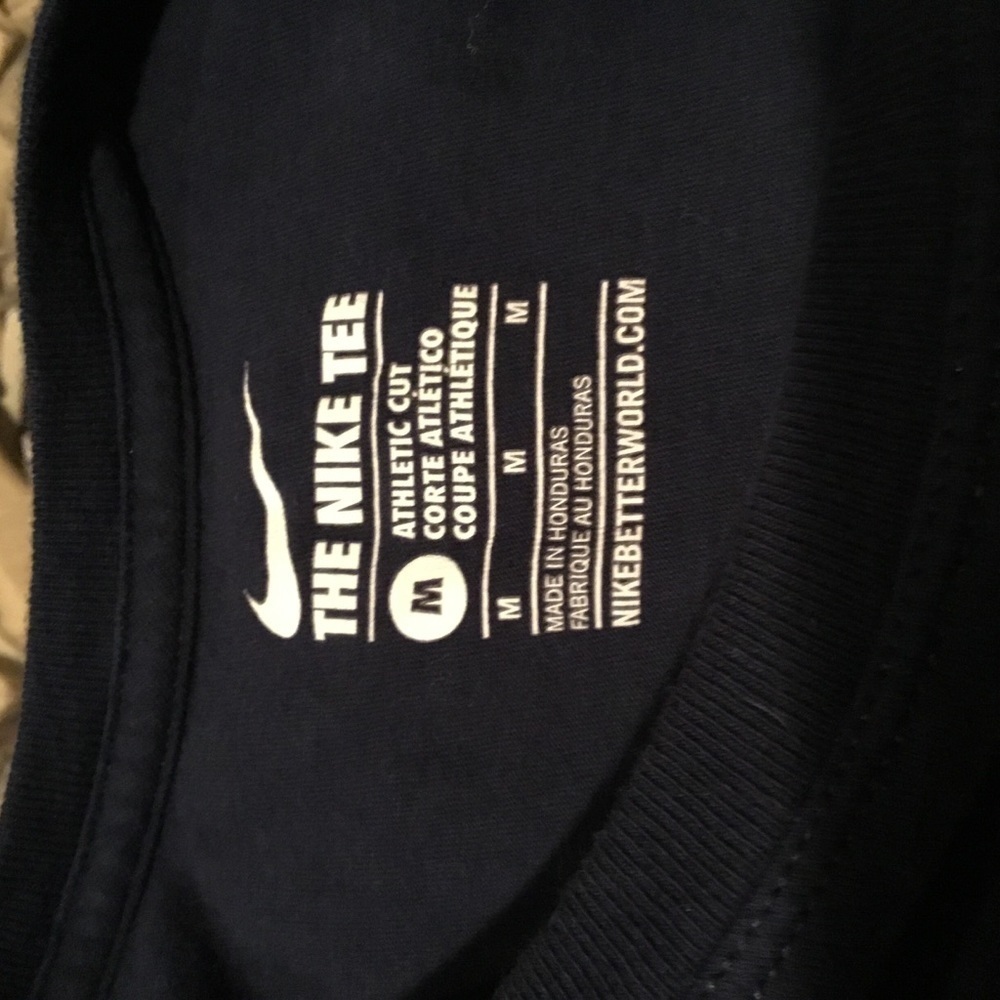 Nike graphic Tee. - Picture 3 of 5